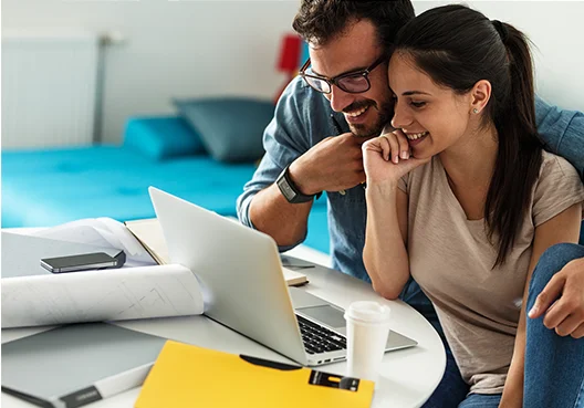  A South African couple go online to look for short-term insurance solutions to protect their home. 